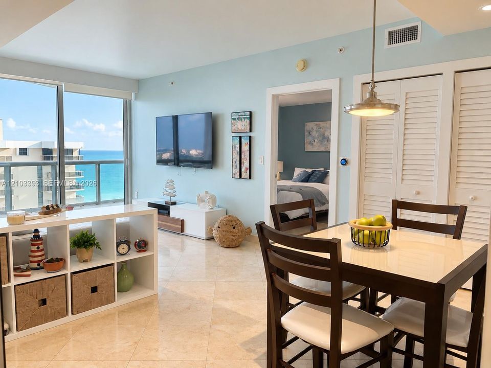 For Rent: $4,500 (1 beds, 1 baths, 808 Square Feet)