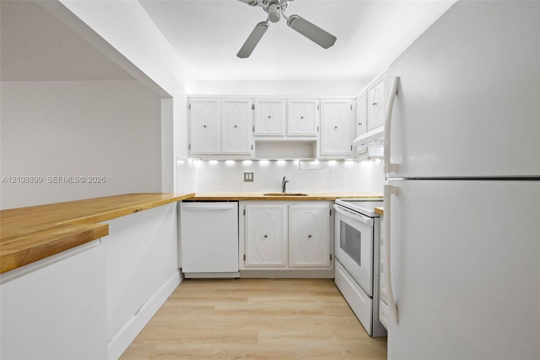 На продажу: $109,000 (1 спален, 1 ванн, 675 Квадратных фут)
