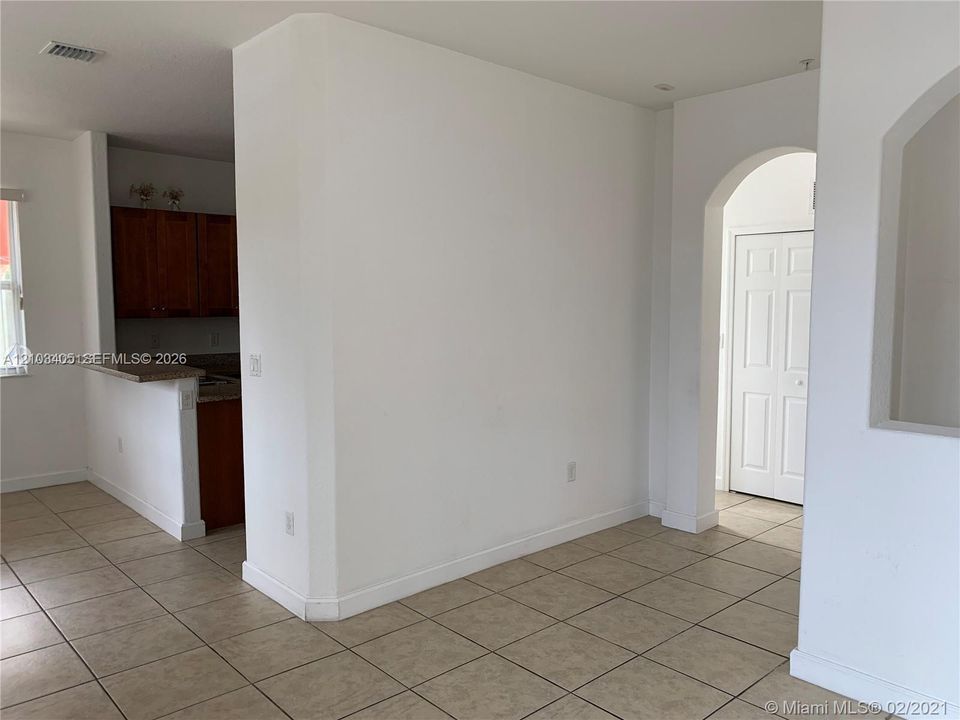 En Venta: $379,000 (2 camas, 2 baños, 1205 Pies cuadrados)