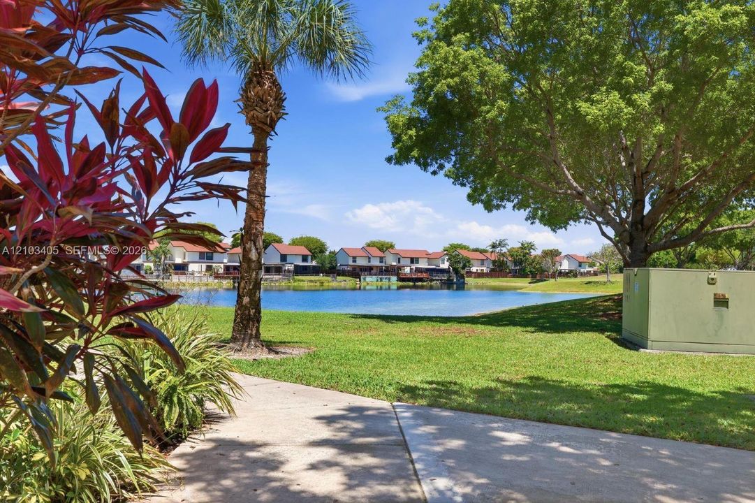 En Venta: $379,000 (2 camas, 2 baños, 1205 Pies cuadrados)