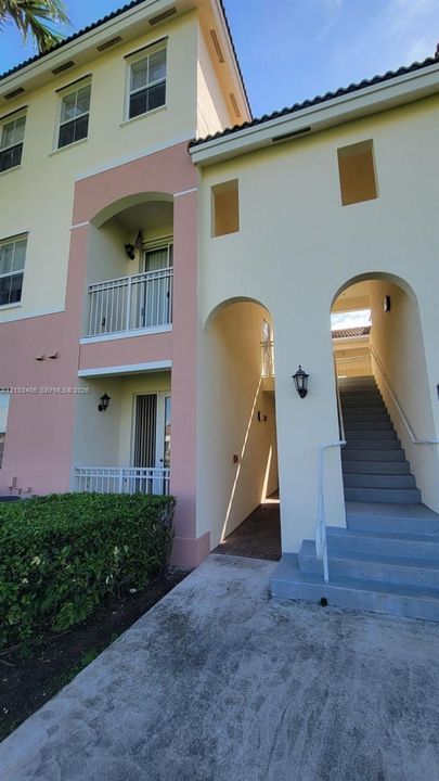 En Venta: $379,000 (2 camas, 2 baños, 1205 Pies cuadrados)