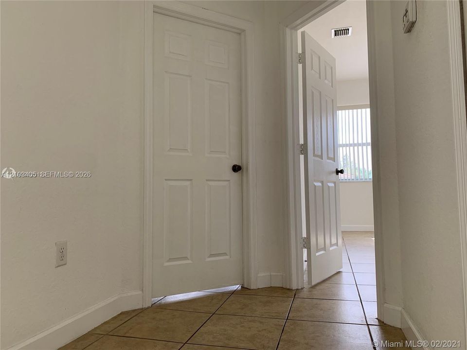En Venta: $379,000 (2 camas, 2 baños, 1205 Pies cuadrados)