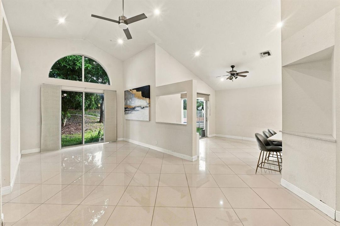 6355 NW 80th Dr_026