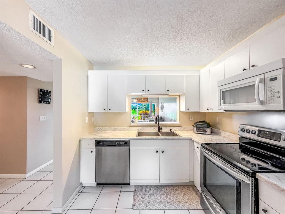 32-web-or-mls-JOY_055465
