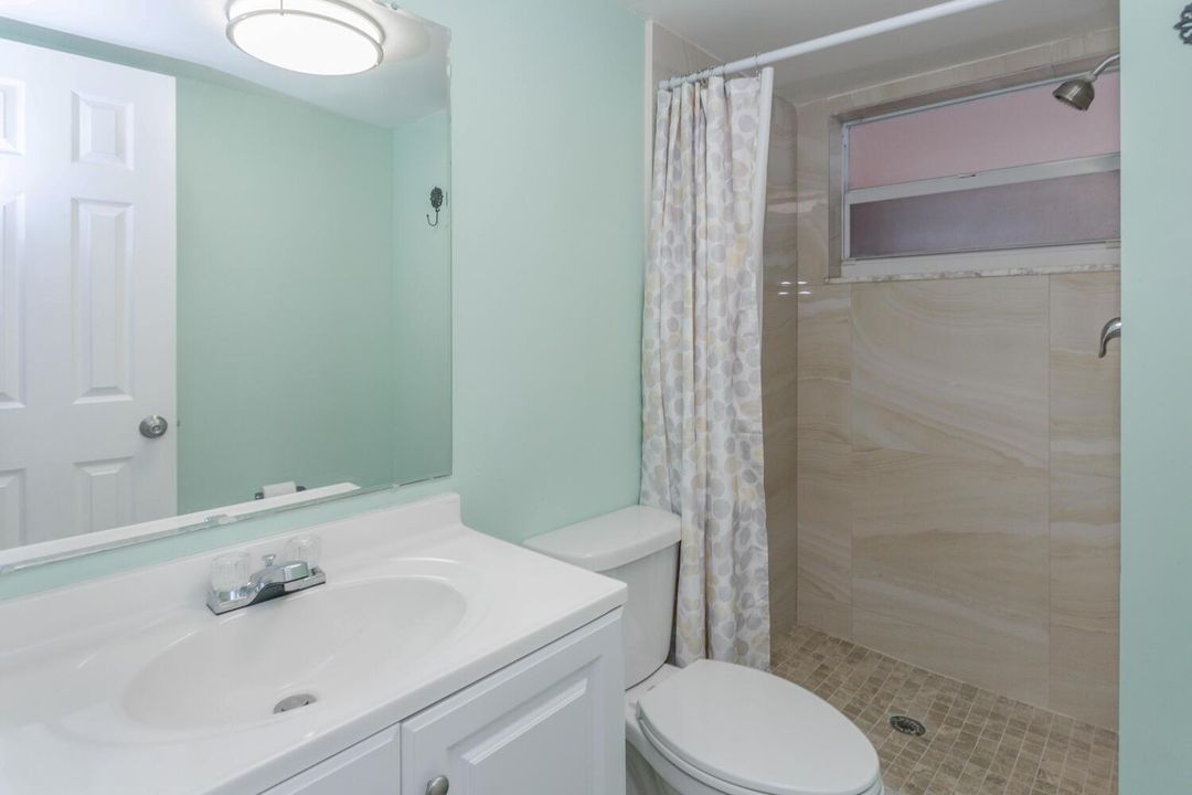 711 Lori Dr 408 Palm Springs-large-022-0
