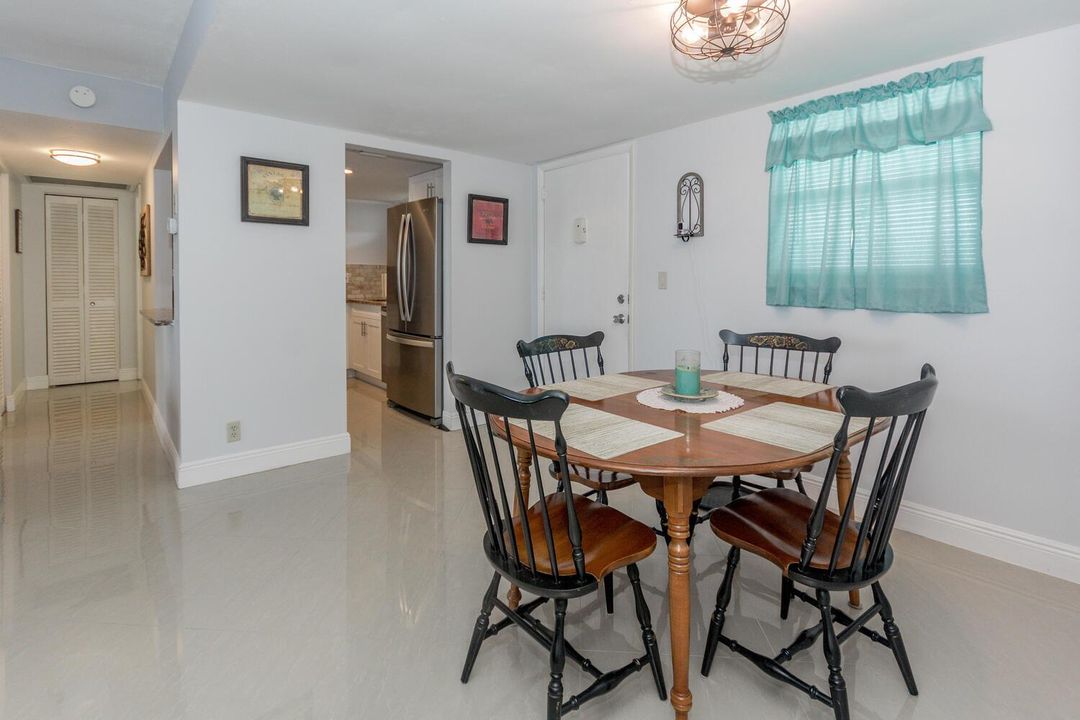 711 Lori Dr 408 Palm Springs-large-006-0