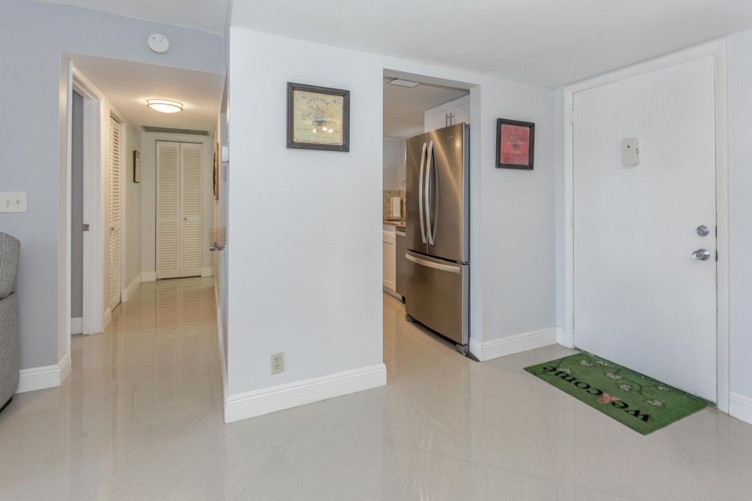 711 Lori Dr 408 Palm Springs-large-007-0