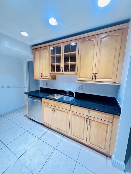 В аренду: $2,850 (3 спален, 1 ванн, 1351 Квадратных фут)