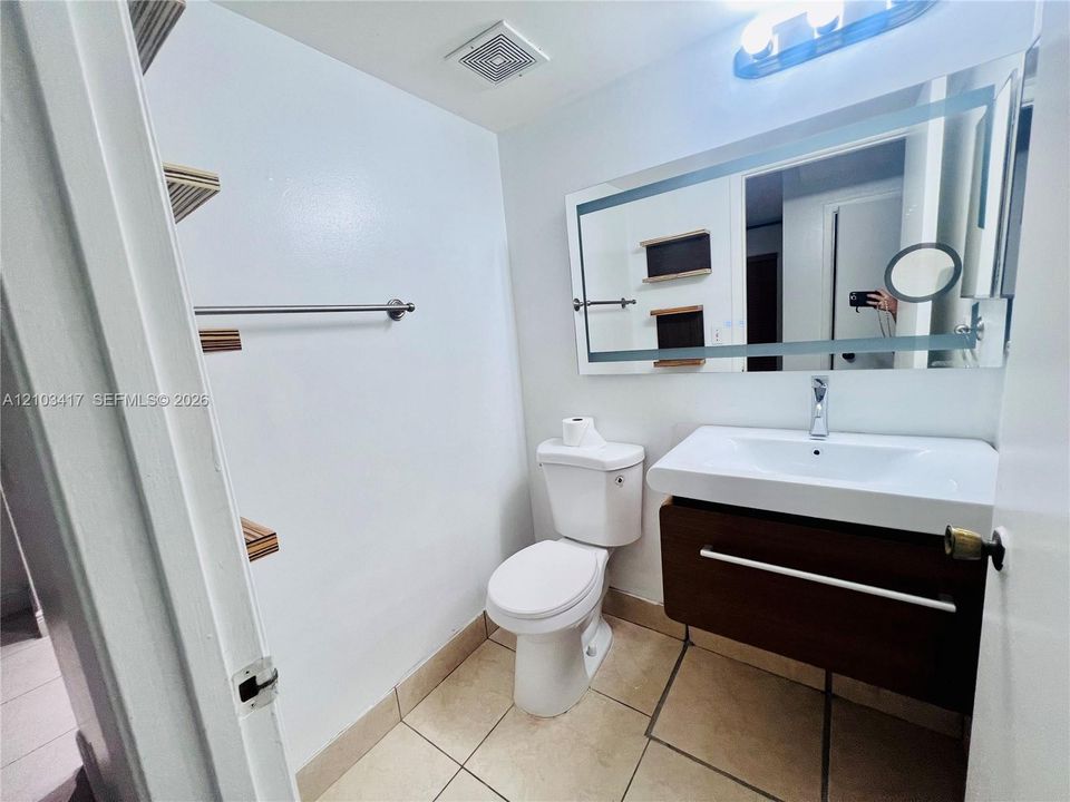 В аренду: $2,850 (3 спален, 1 ванн, 1351 Квадратных фут)