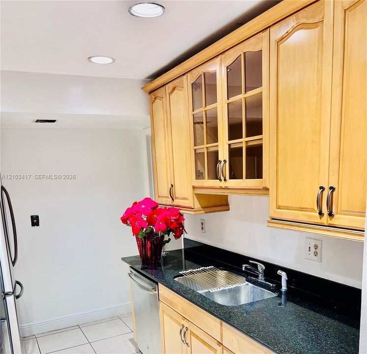 В аренду: $2,850 (3 спален, 1 ванн, 1351 Квадратных фут)