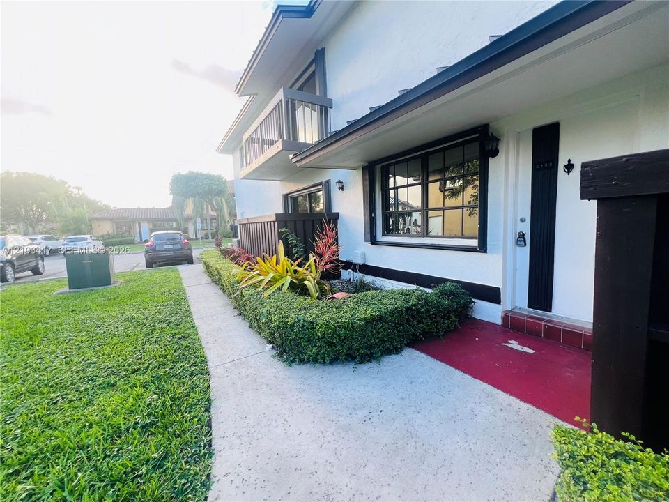 В аренду: $2,850 (3 спален, 1 ванн, 1351 Квадратных фут)