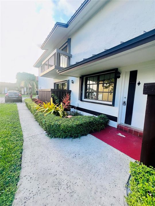 В аренду: $2,850 (3 спален, 1 ванн, 1351 Квадратных фут)