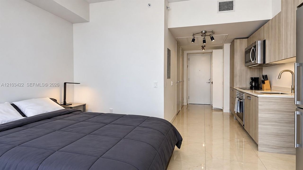 For Rent: $2,499 (0 beds, 1 baths, 362 Square Feet)