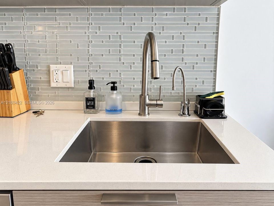 For Rent: $2,499 (0 beds, 1 baths, 362 Square Feet)