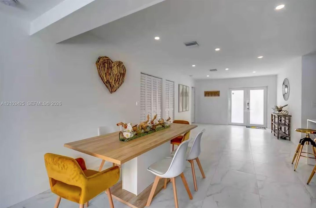 En Renta: $6,500 (5 camas, 4 baños, 1679 Pies cuadrados)
