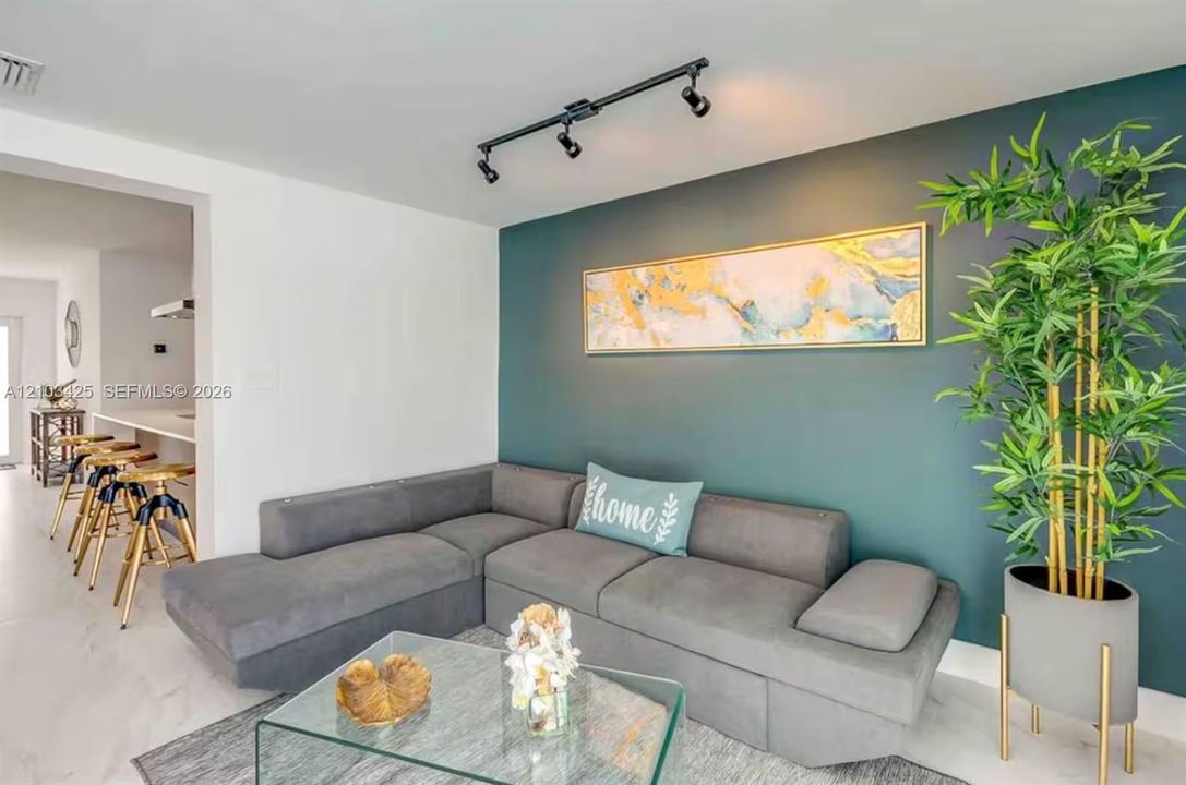 En Renta: $6,500 (5 camas, 4 baños, 1679 Pies cuadrados)