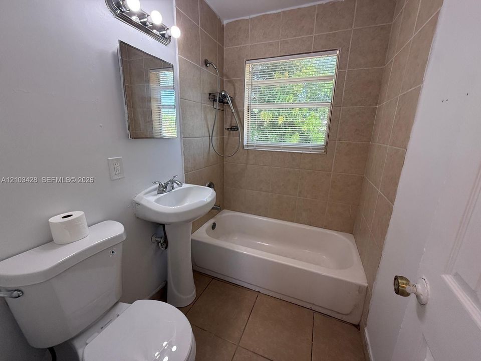 В аренду: $2,400 (3 спален, 2 ванн, 1020 Квадратных фут)
