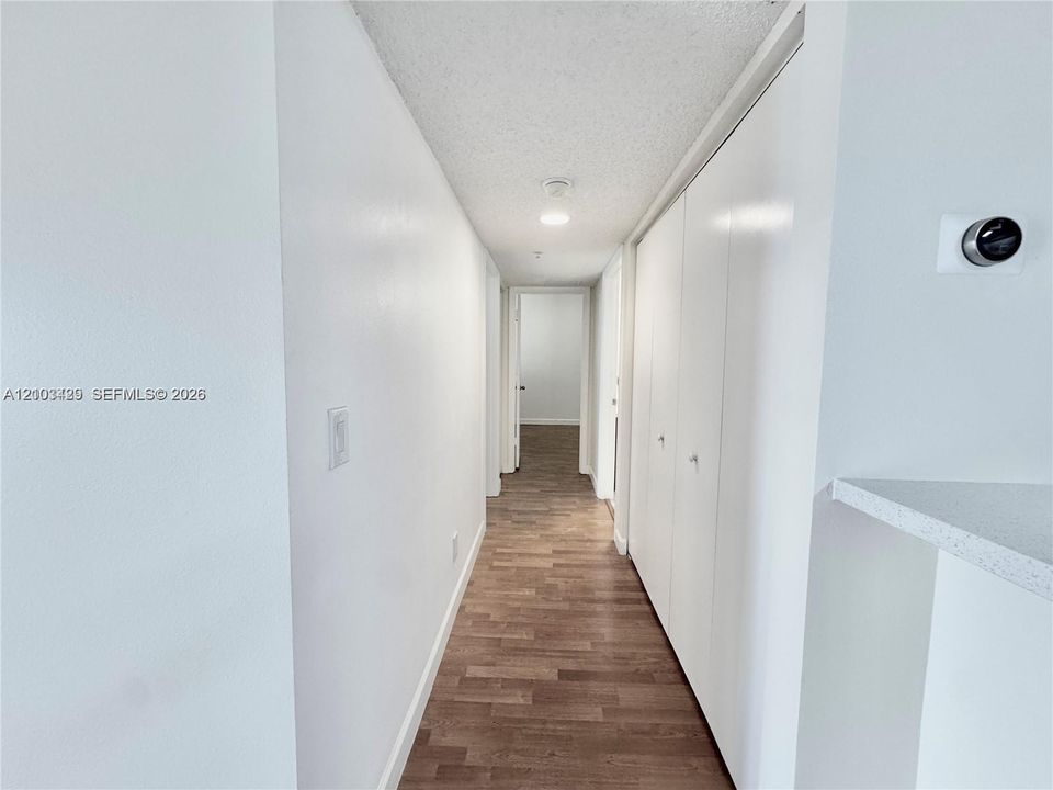 В аренду: $1,900 (2 спален, 1 ванн, 939 Квадратных фут)