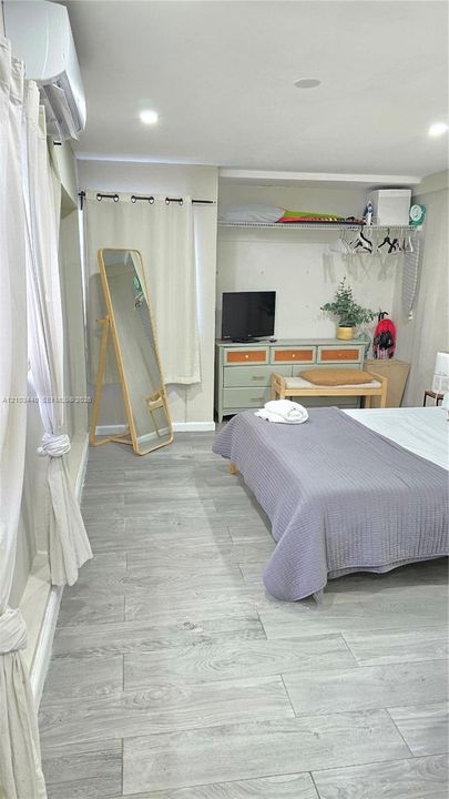 В аренду: $2,000 (1 спален, 1 ванн, 800 Квадратных фут)