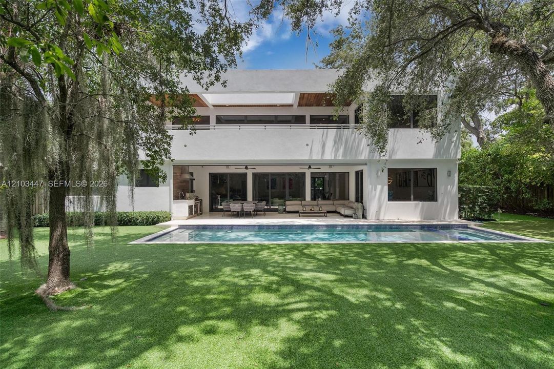 На продажу: $5,495,000 (6 спален, 5 ванн, 3962 Квадратных фут)