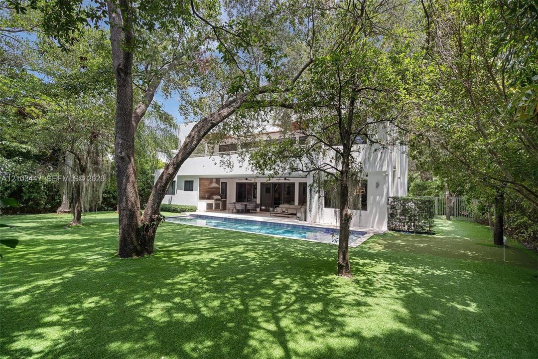 На продажу: $5,495,000 (6 спален, 5 ванн, 3962 Квадратных фут)