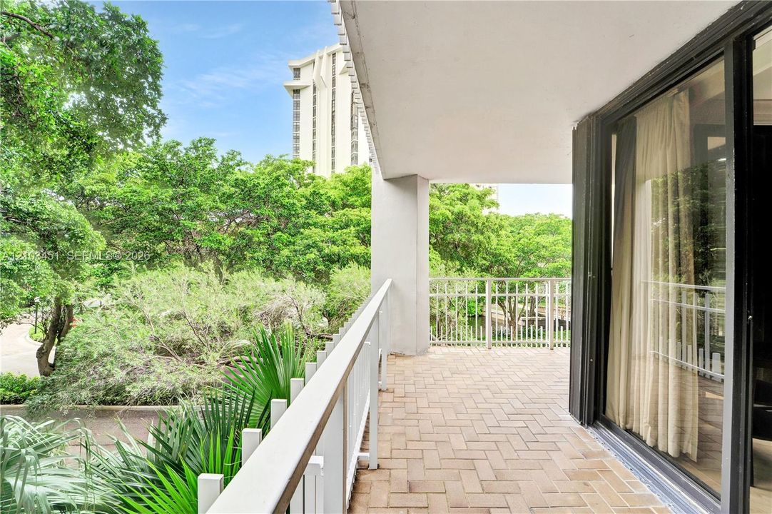 For Sale: $350,000 (2 beds, 2 baths, 1544 Square Feet)
