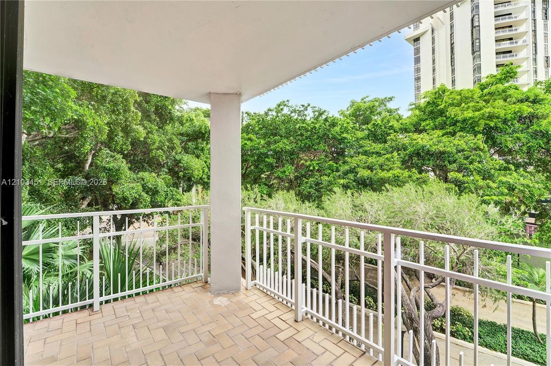 For Sale: $350,000 (2 beds, 2 baths, 1544 Square Feet)