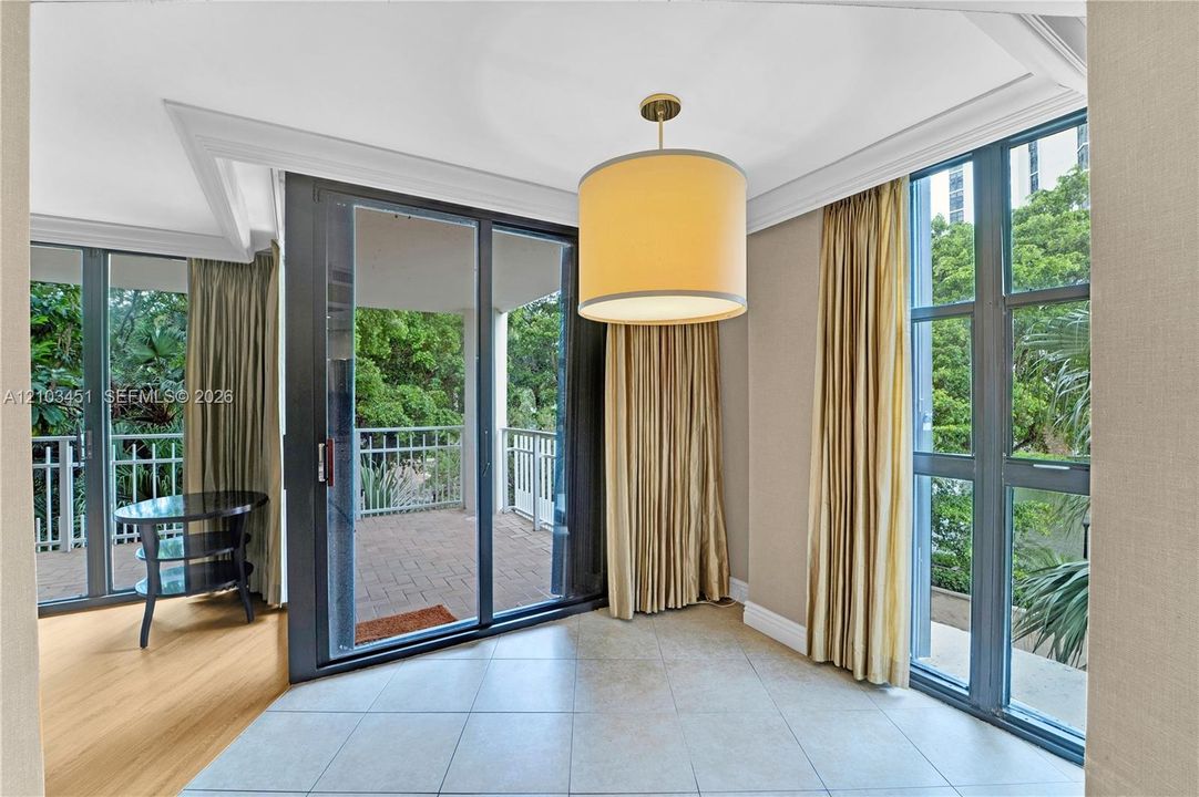 For Sale: $350,000 (2 beds, 2 baths, 1544 Square Feet)