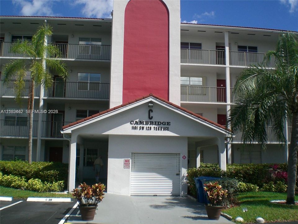 For Rent: $2,150 (2 beds, 2 baths, 1192 Square Feet)