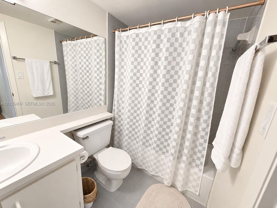 For Rent: $1,700 (1 beds, 1 baths, 650 Square Feet)