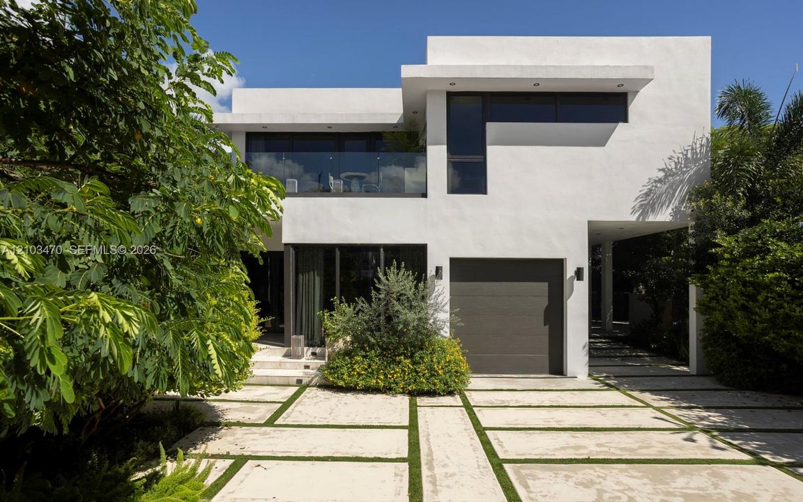 For Sale: $3,950,000 (4 beds, 3 baths, 3445 Square Feet)