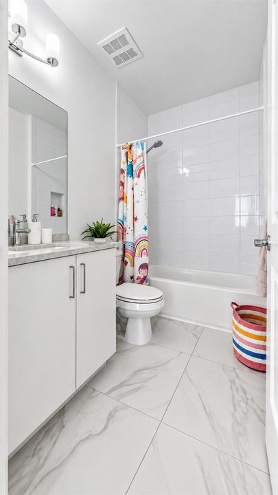2nd Bathroom En-Suite