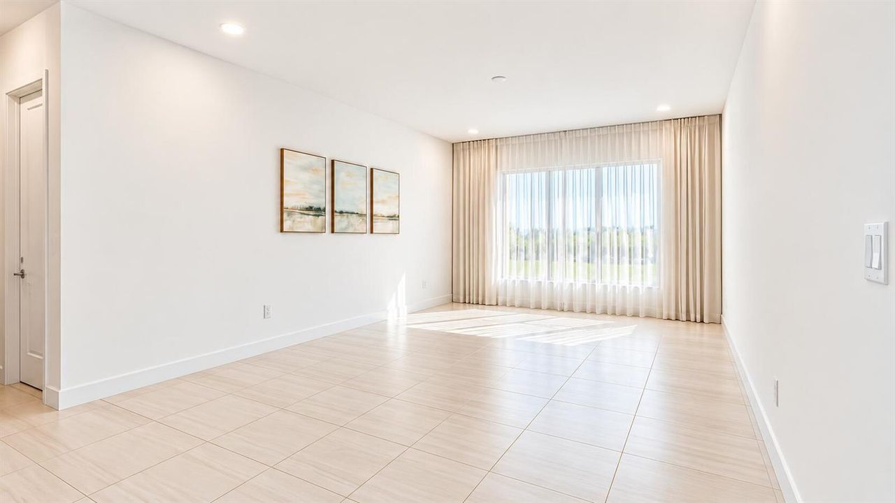 Living Area vacant