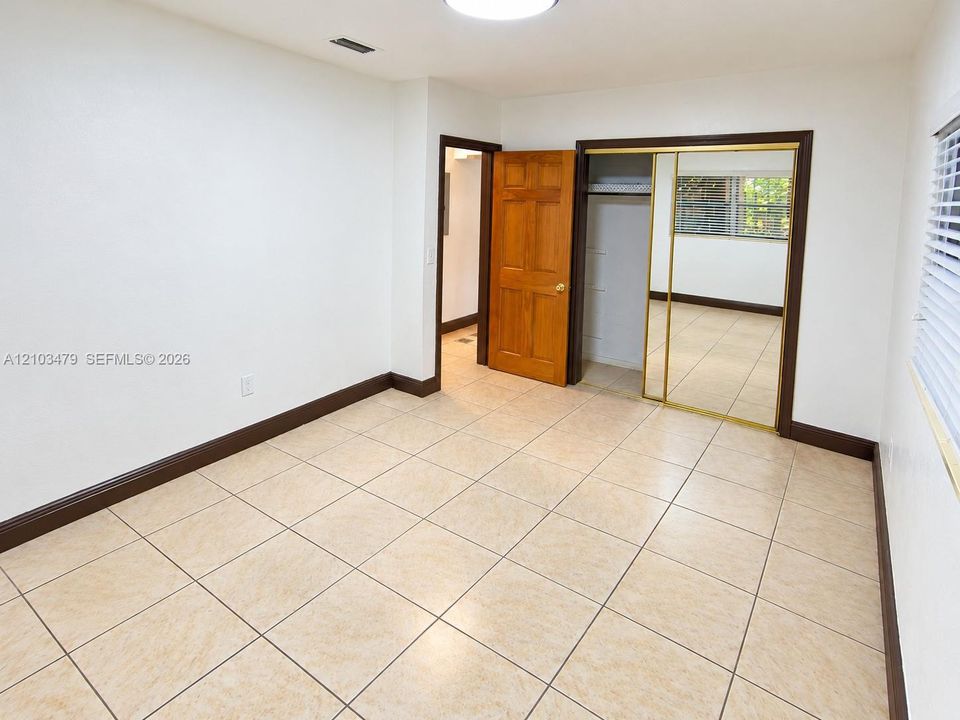 В аренду: $3,300 (3 спален, 2 ванн, 1250 Квадратных фут)