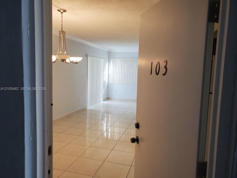 В аренду: $2,250 (2 спален, 2 ванн, 835 Квадратных фут)