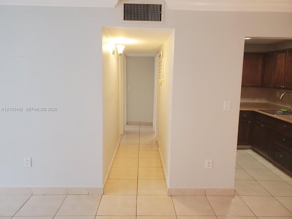 В аренду: $2,250 (2 спален, 2 ванн, 835 Квадратных фут)