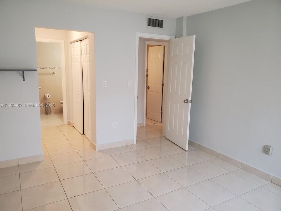 В аренду: $2,250 (2 спален, 2 ванн, 835 Квадратных фут)