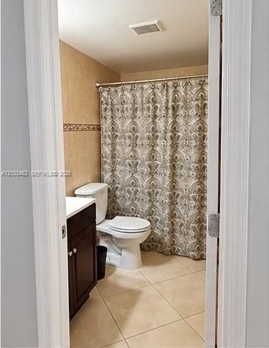 В аренду: $2,250 (2 спален, 2 ванн, 835 Квадратных фут)