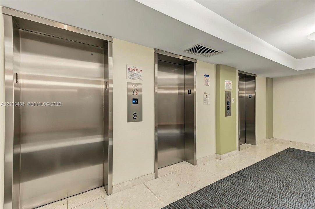 В аренду: $3,500 (1 спален, 1 ванн, 874 Квадратных фут)