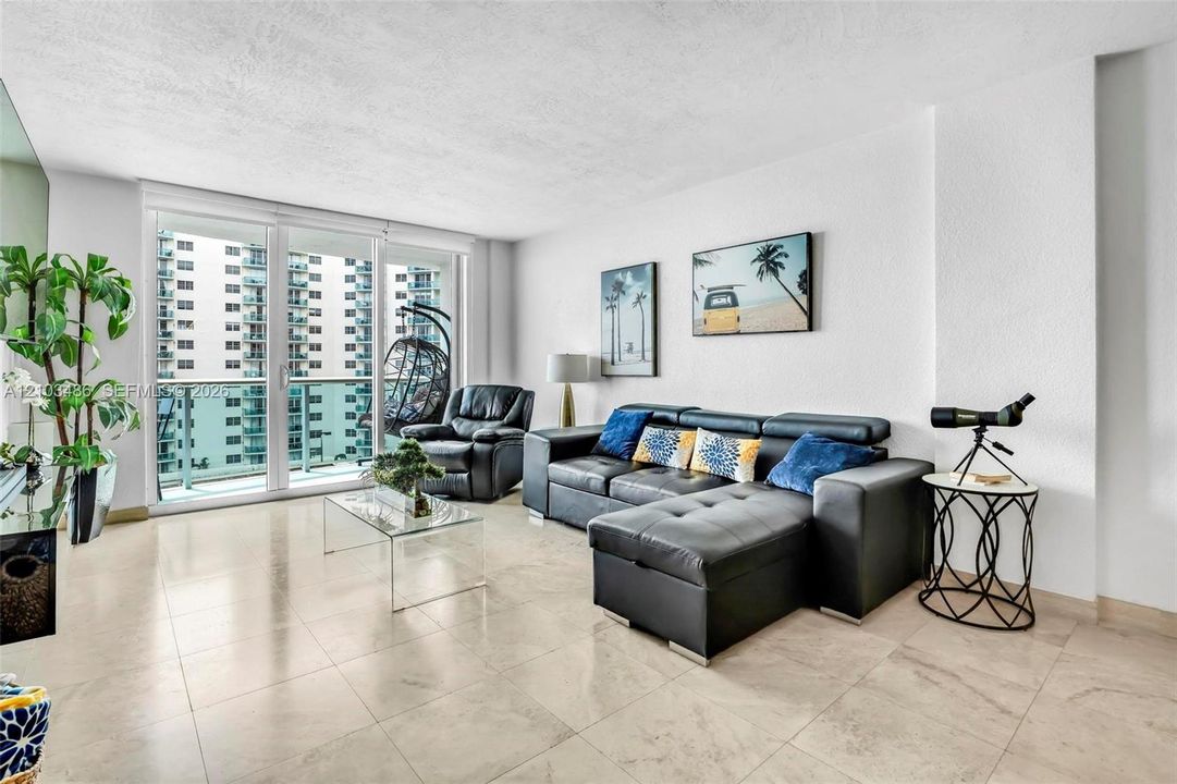 В аренду: $3,500 (1 спален, 1 ванн, 874 Квадратных фут)