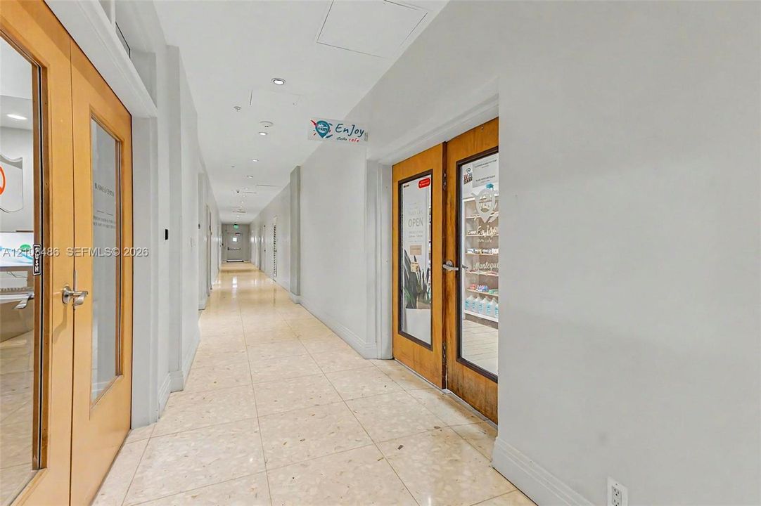 В аренду: $3,500 (1 спален, 1 ванн, 874 Квадратных фут)