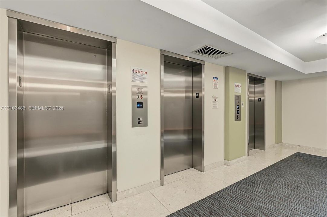 В аренду: $3,500 (1 спален, 1 ванн, 874 Квадратных фут)