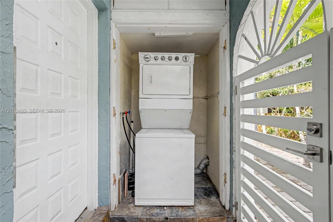 En Venta: $475,000 (2 camas, 1 baños, 1299 Pies cuadrados)