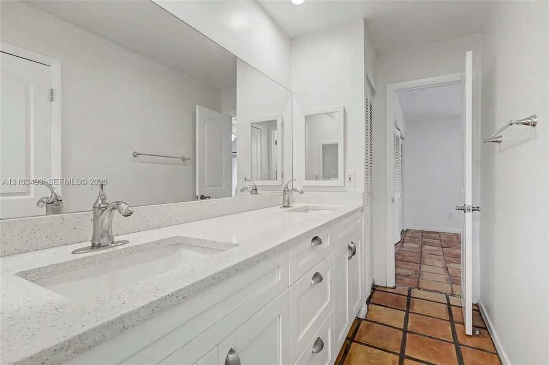 En Venta: $475,000 (2 camas, 1 baños, 1299 Pies cuadrados)