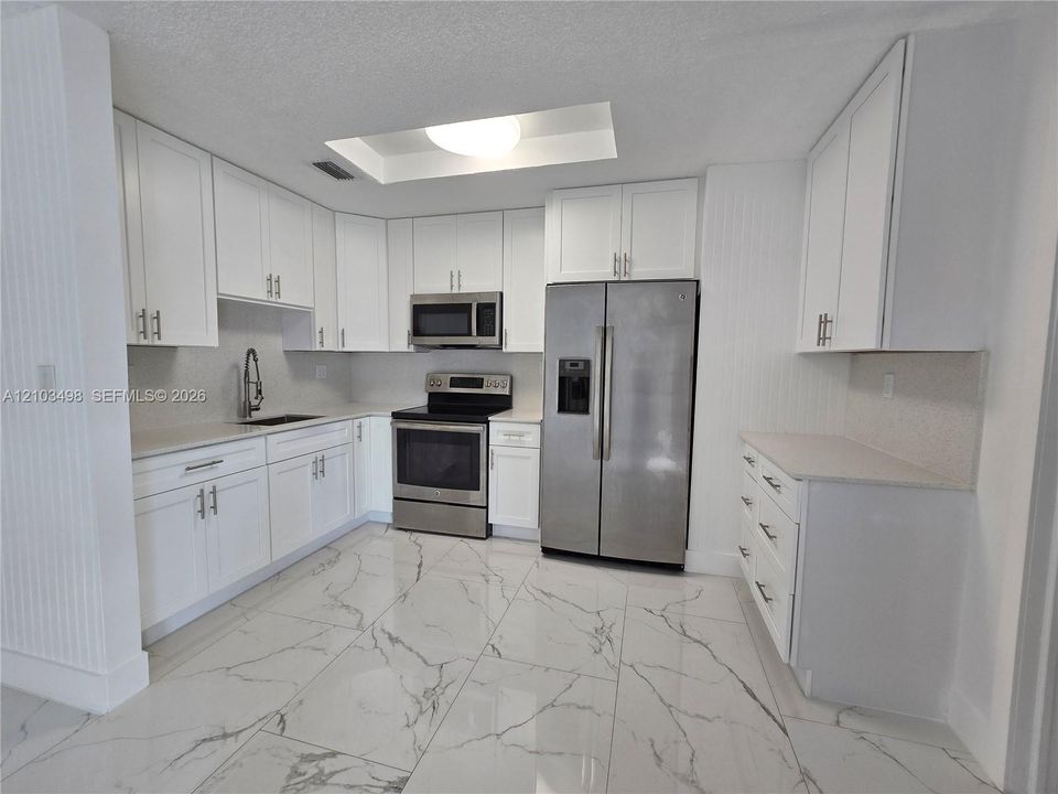 For Sale: $814,900 (6 beds, 4 baths, 1630 Square Feet)