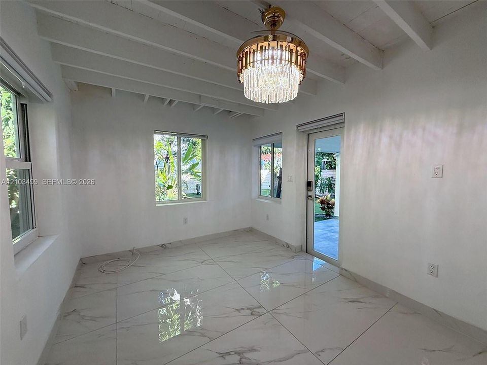 В аренду: $6,900 (3 спален, 3 ванн, 1984 Квадратных фут)