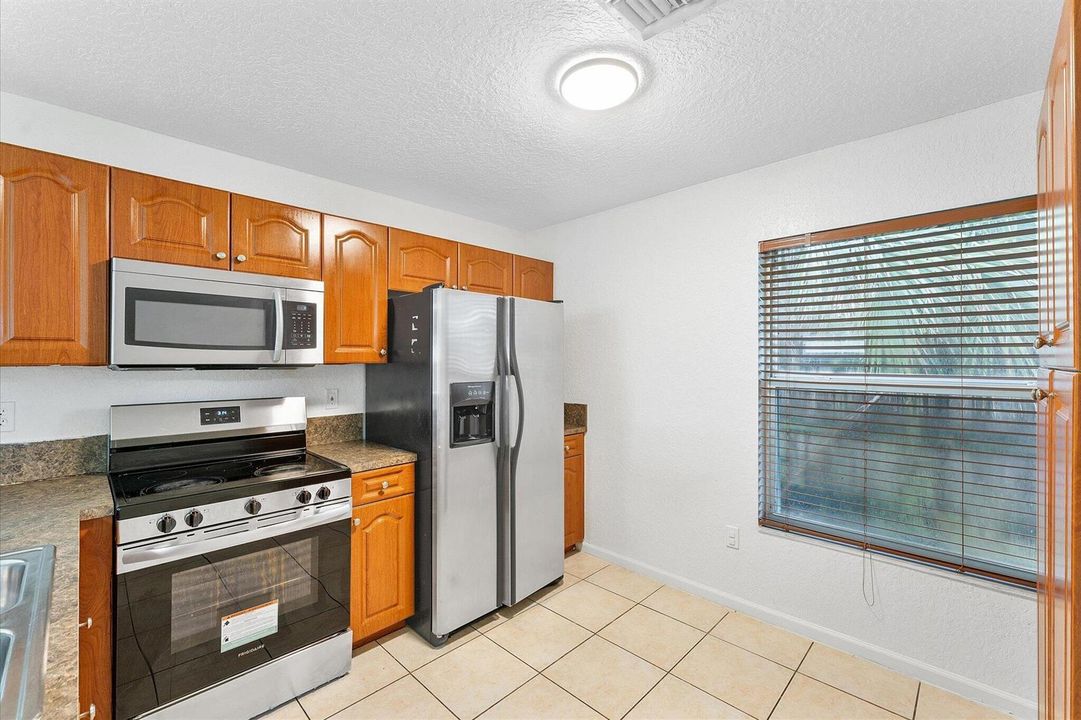 07-2212 NW 9th Ct_007