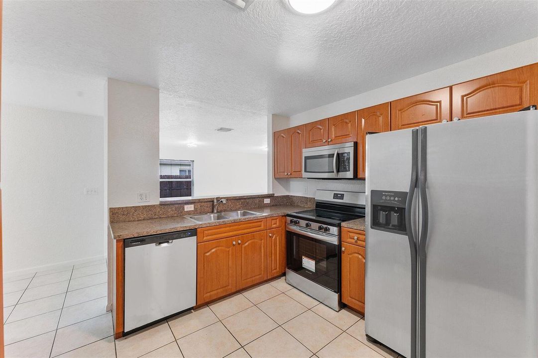 08-2212 NW 9th Ct_008