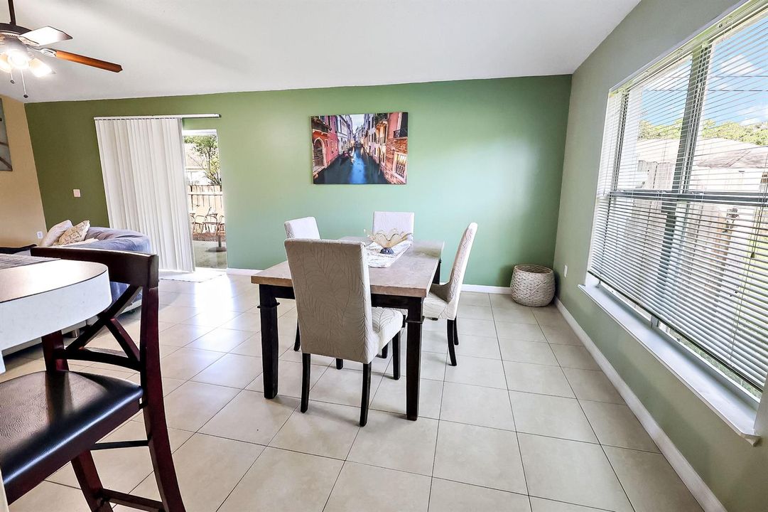 BREAKFAST BAR.DINING