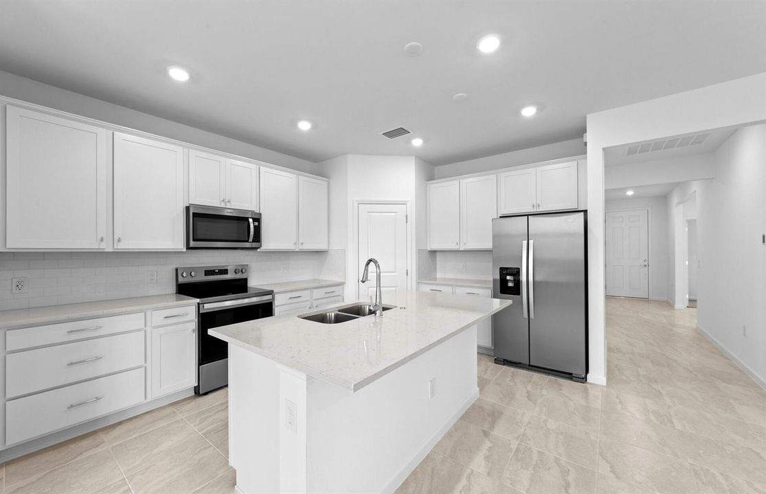 SWFL_PU_HML_Cedar_12403_Kitchen 3